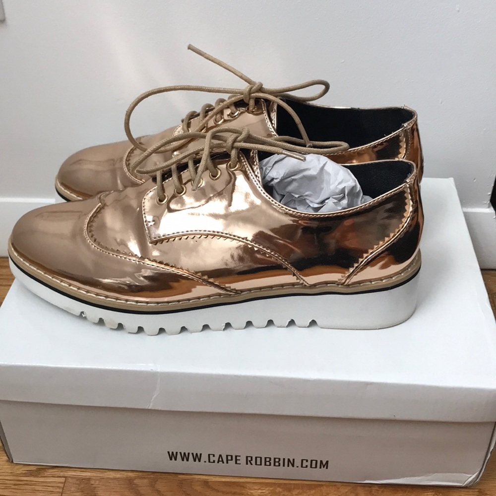 Cape Robbin Metallic Pointy Toe Spectator Sneaker - Picture 2 of 2